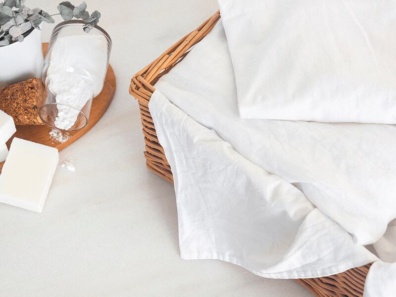 Как быстро и безопасно отбеливать постельное белье?